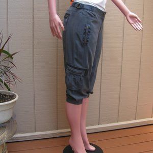 Bebe blue gray zippered capri pants, sz 8